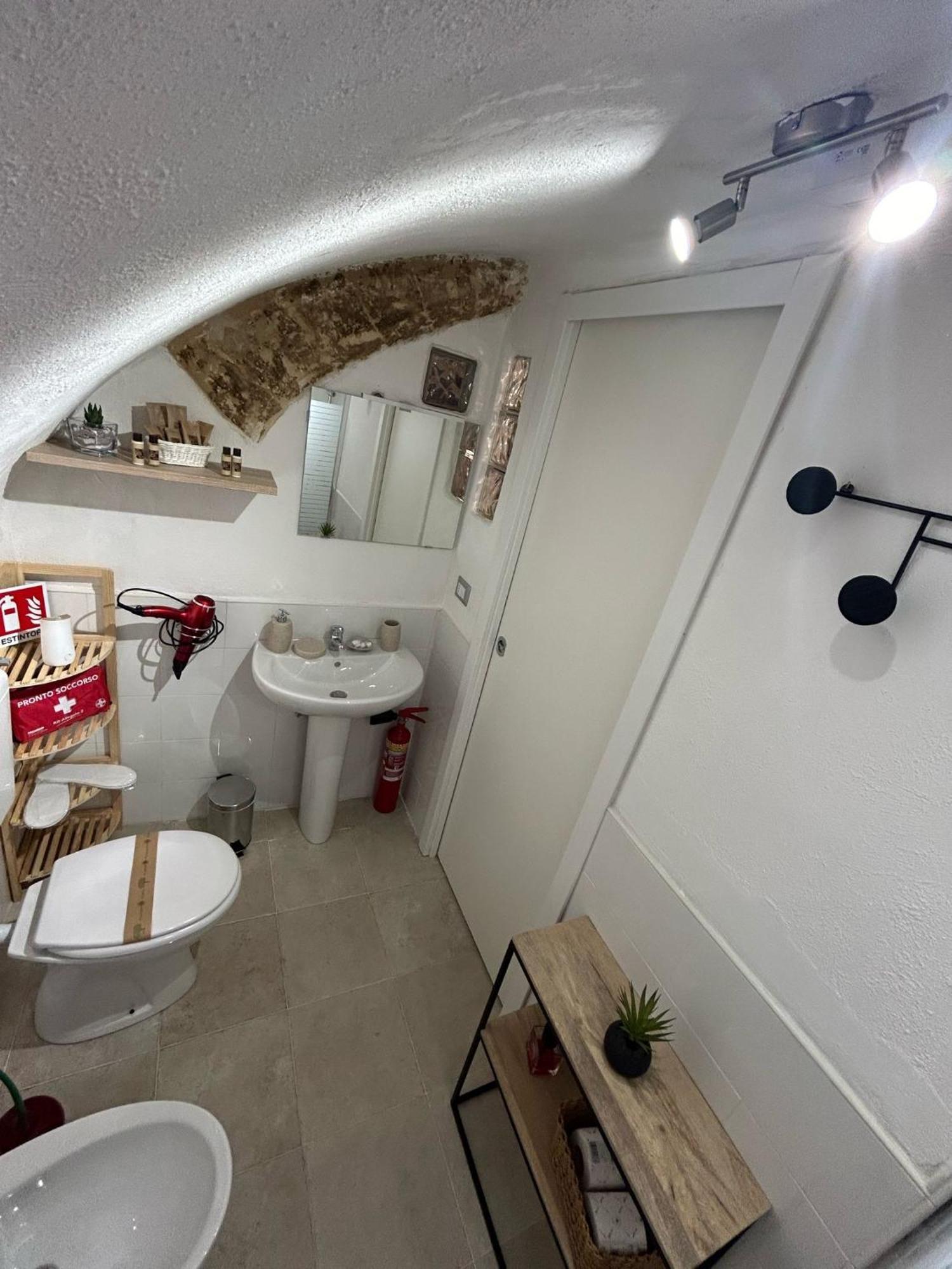 Cantovi Bari Extérieur photo